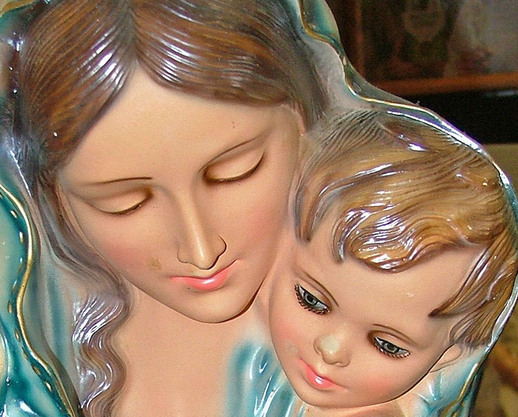 close-up of Madonna-Mother and Child tv lamp at Bahoukas Antique Mall