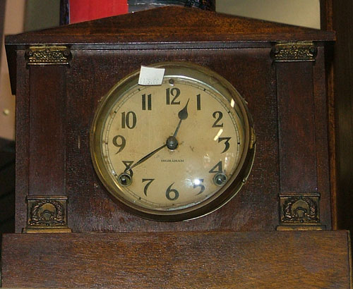 Standard mantle clock by Ingraham