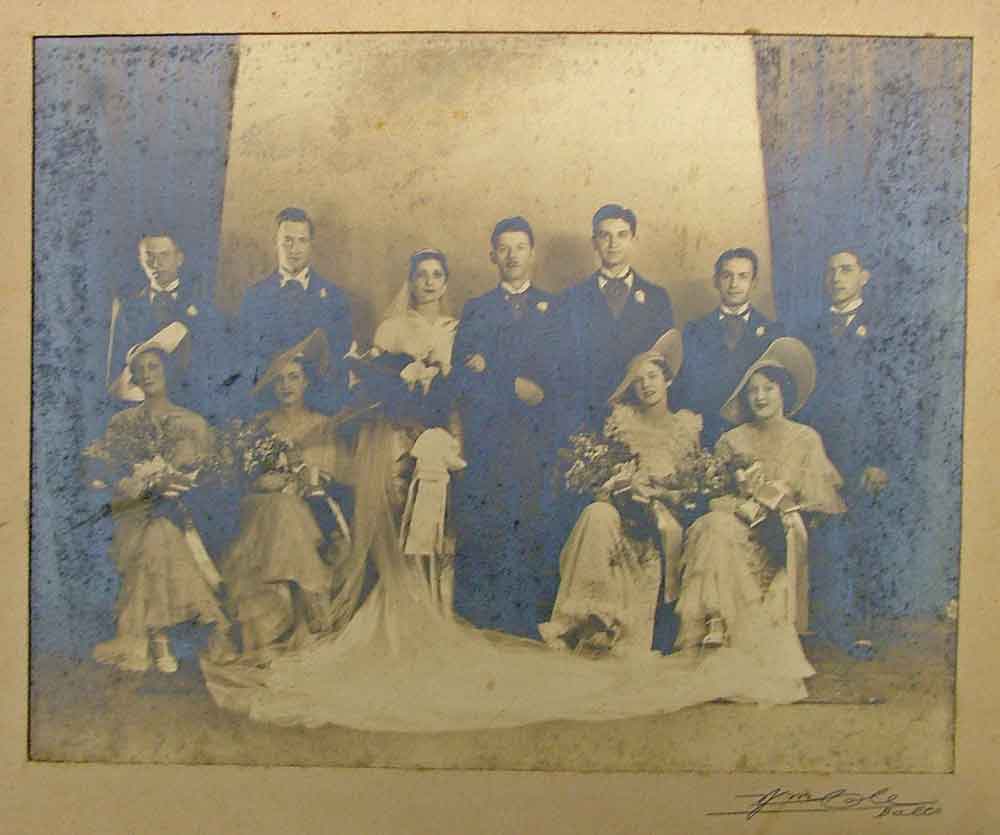 vintage wedding photo, one of many at Bahoukas Antique Mall