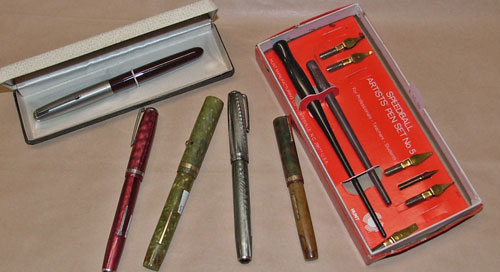 Fountain pens and artist's pen set