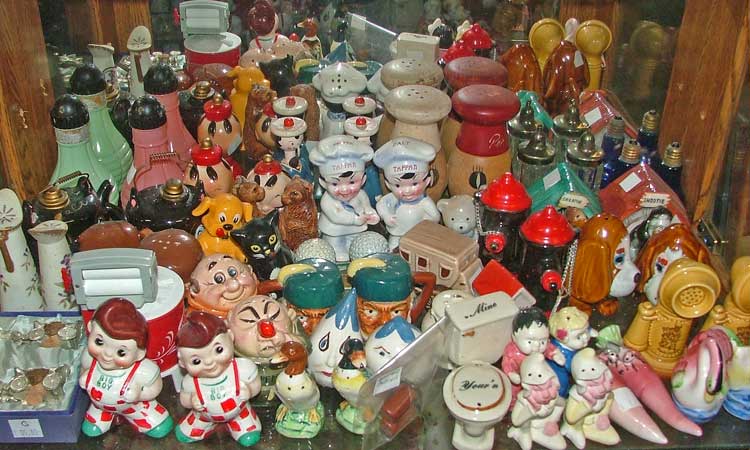 Start your salt & pepper collection by checking out OUR collections at Bahoukas Antique Mall.