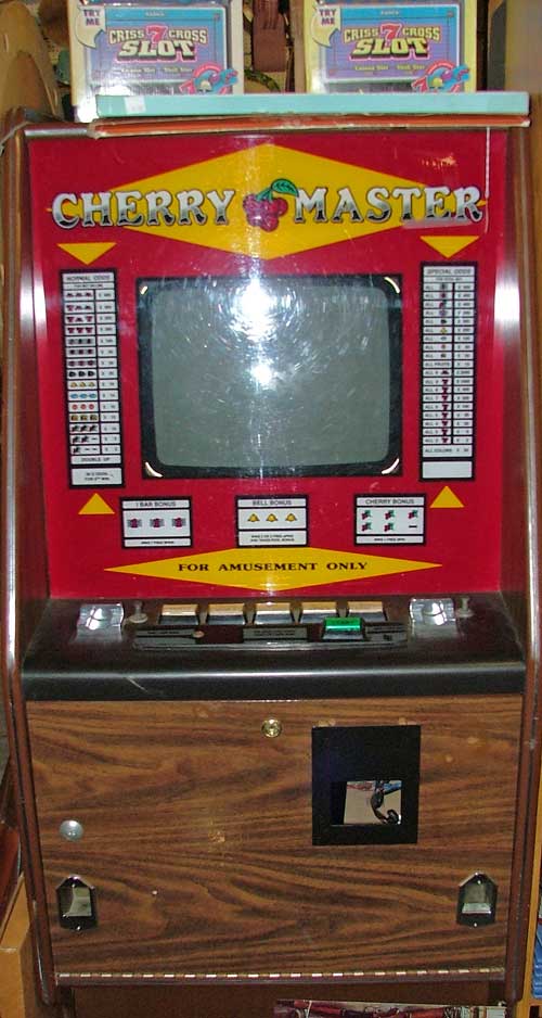 slot machine available at Bahoukas Antiques in Havre de Grace