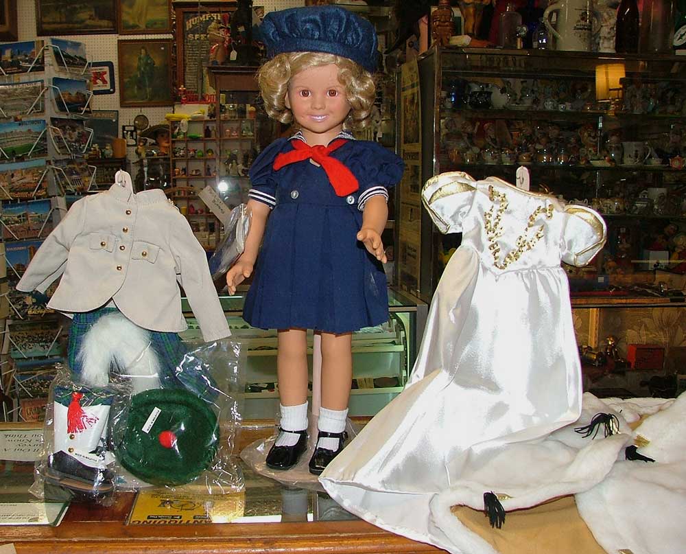 Beautiful Shirley Temple Doll by Danbury Mint + 6 outfist ... all at Bahoukas in Havre de Grace