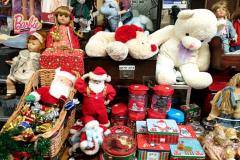 03-tins-santas-stuffed-bears
