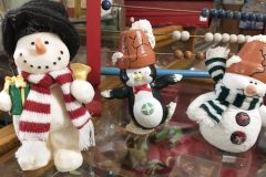 05-snowmen-penquin