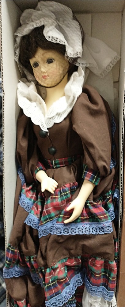 02-presidential-doll-Mrs-Buchanan