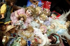 03-tiny-porcelain-dolls