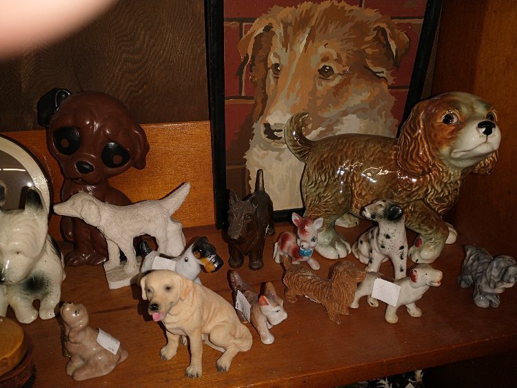 small-04-dog-figurines