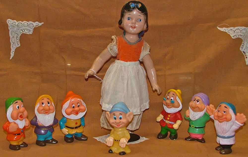 Bahoukas celebrates the 80th Anniversary of Snow White and the Seven Dwarfs! 