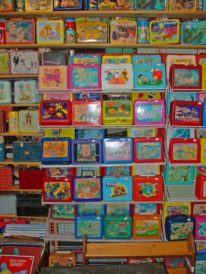 Lunch Boxes and School Desks - Bahoukas