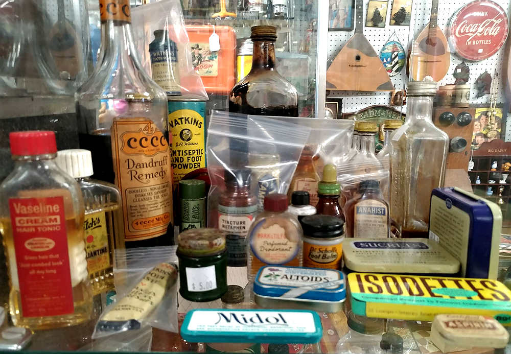 Collectible Medical Tins & Bottles Bahoukas