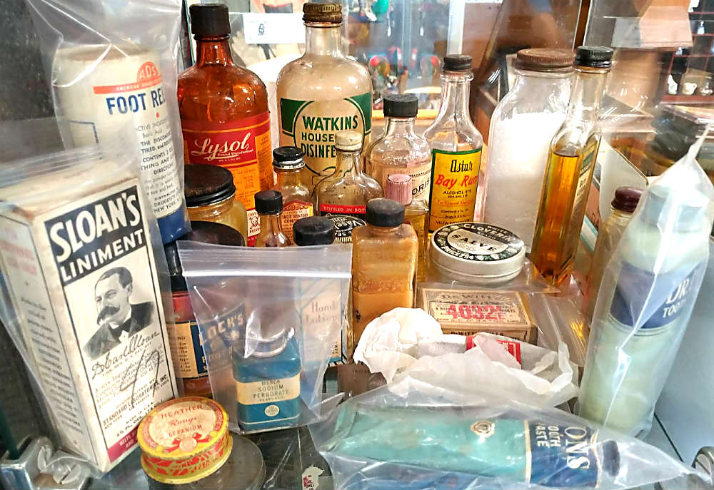 Collectible Medical Tins & Bottles Bahoukas