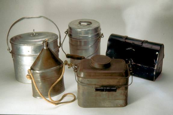 Historic lunchbox, 1880s. A tobacco box was recycled as lunch box. Harold Dorwin / SI