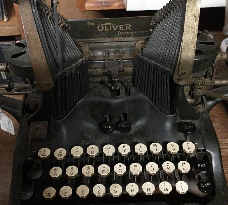 1910 Oliver Manual Typewriter