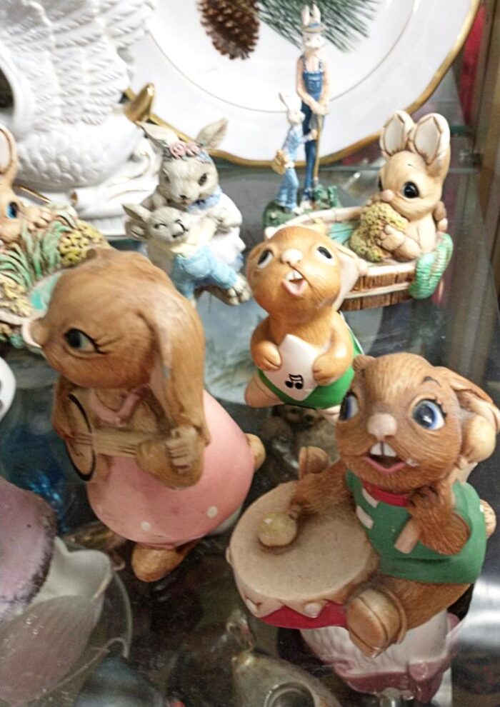 The cutest faces on these Easter Bunny figurines
