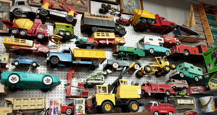vintage toy cars and trucks