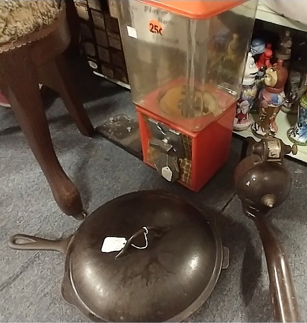 cast iron pan, ladle, gum machine