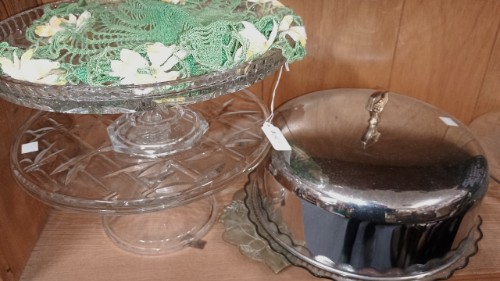 beautiful cake platters and a covered cake plate from Bahoukas.com