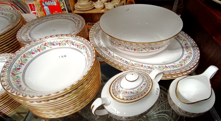 Spode dinner sets - Sheraton pattern,c1800 at Bahoukas.com