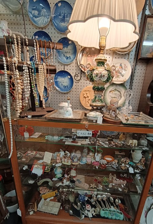 wonderful selection of jewelry and other miniatures - half price if marked "BK" at Bahoukas Antique Mall in Havre de Grace